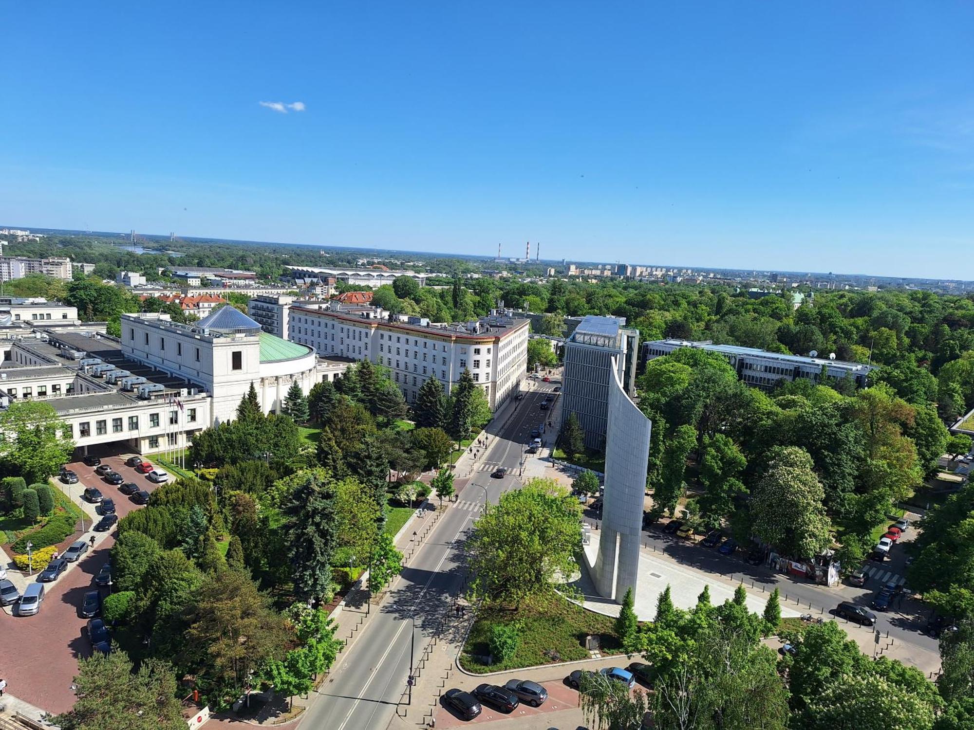 Wiejska 9